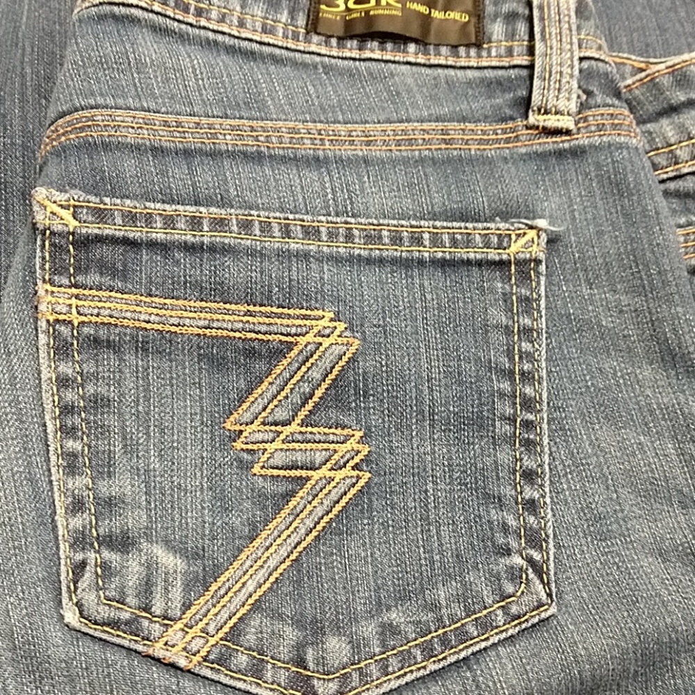 3GR.  (3 Girl jeans)